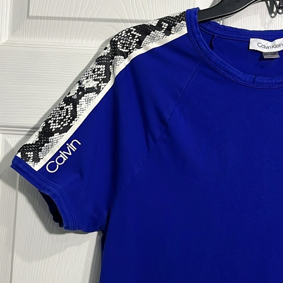 Calvin Klein Women’s Blue Mini T-Shirt Dress with snake print - Size Medium - Picture 2 of 4